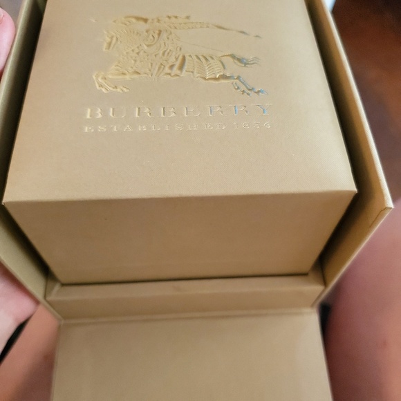 Burberry Special Edition Watch - Picture 3 of 6